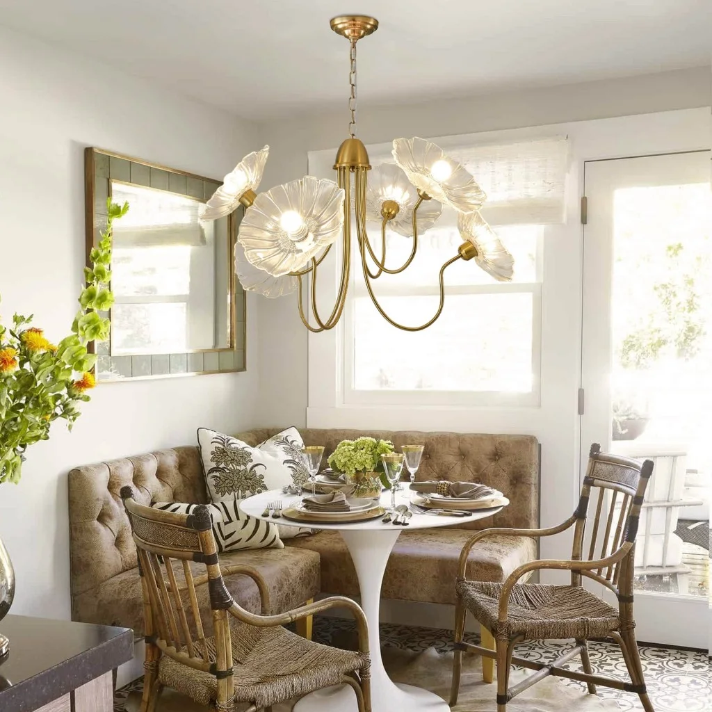 glass-flower-chandelier-dining-room-08 Glass flower chandelier with clear floral shades above a dining table